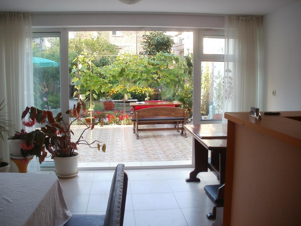 Veda Guest House Πομόριε Εξωτερικό φωτογραφία