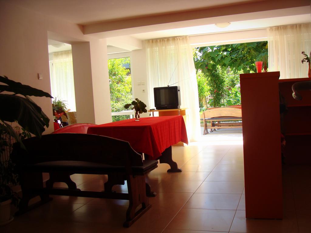 Veda Guest House Πομόριε Εξωτερικό φωτογραφία
