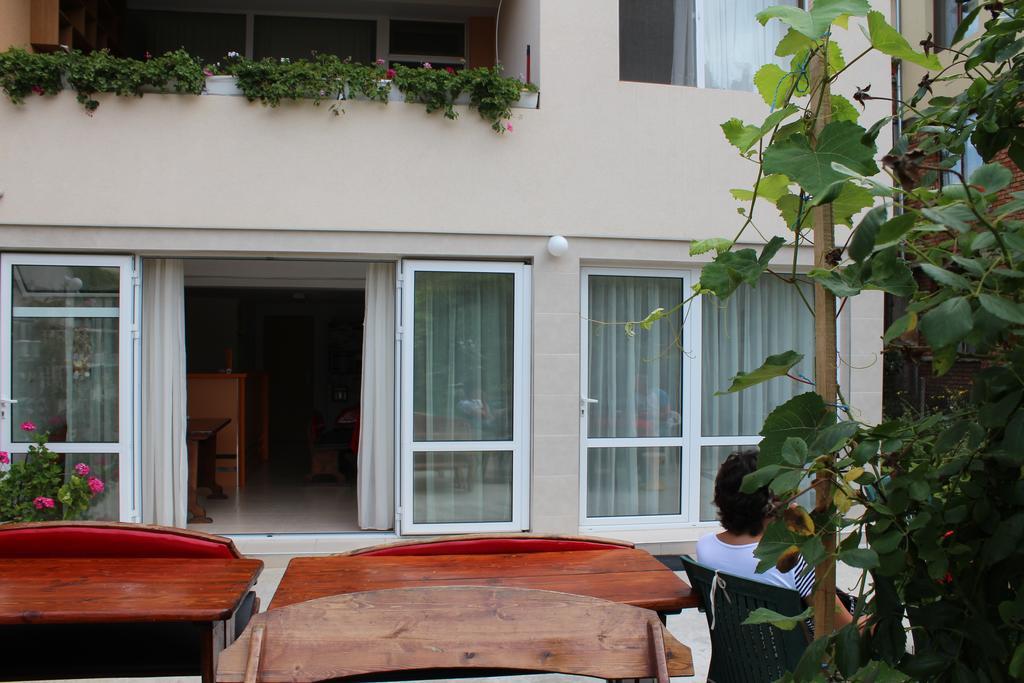 Veda Guest House Πομόριε Εξωτερικό φωτογραφία